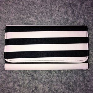 Kut From The Kloth black & white wallet